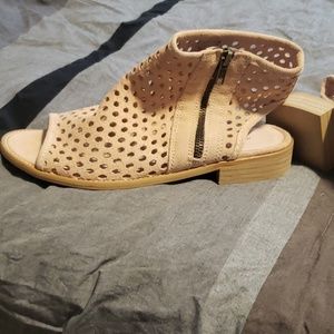 Musse & cloud sandals worn once